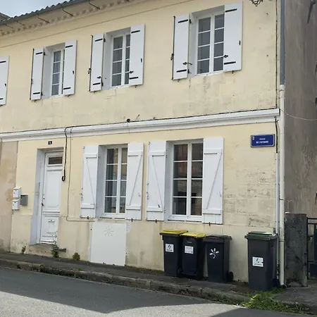 Appartement Charmant Et Cosy Saint-Estephe  Exterior photo